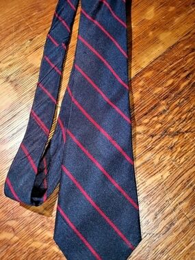 Royal Knight Men's Striped Tie in Blue & Red